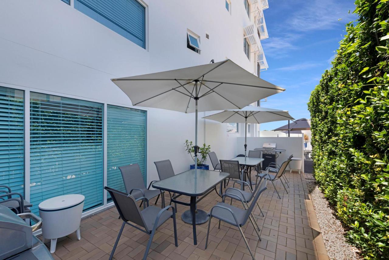 Koola Beach Apartments Bargara Exteriör bild