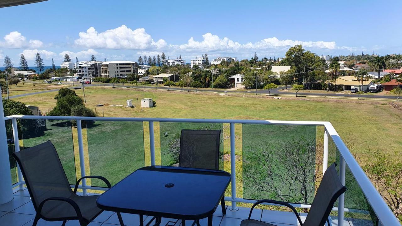 Koola Beach Apartments Bargara Exteriör bild