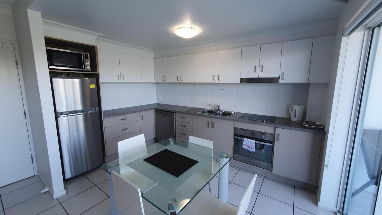 Koola Beach Apartments Bargara Exteriör bild