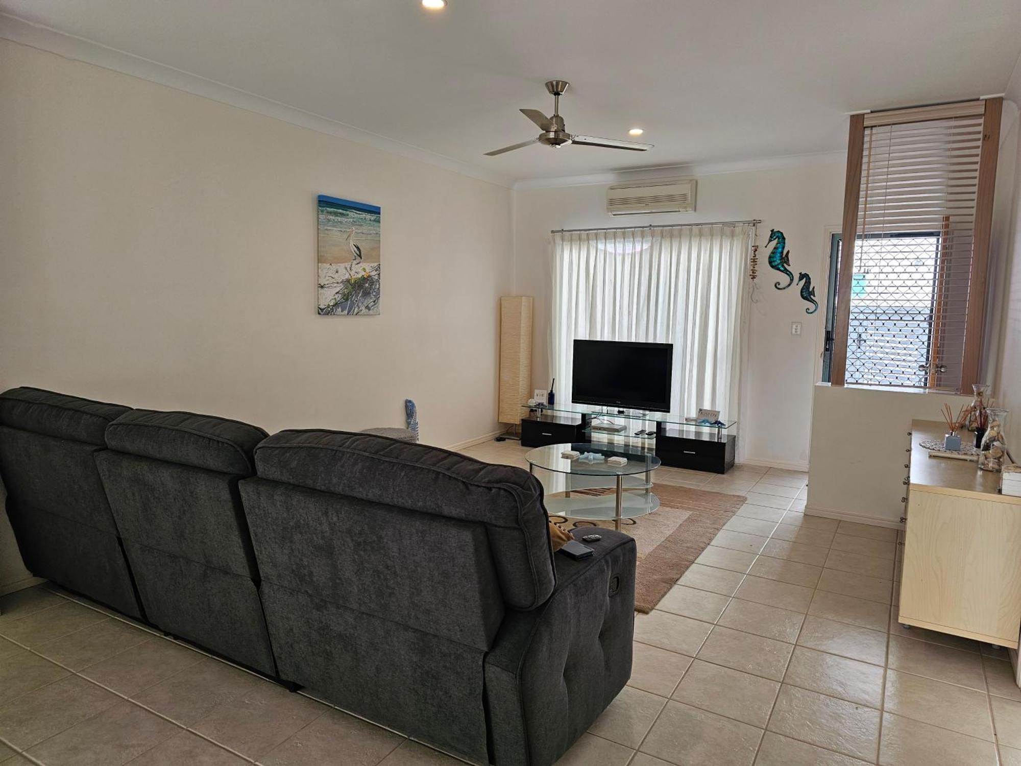 Koola Beach Apartments Bargara Exteriör bild