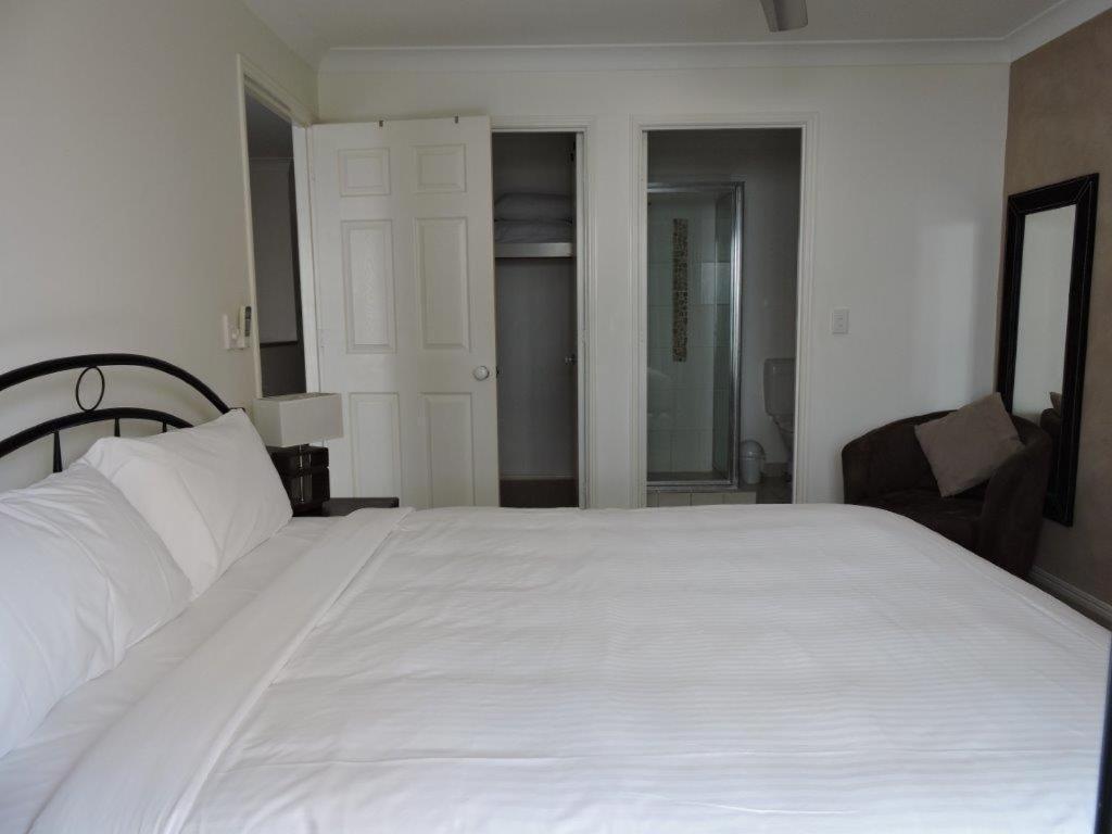 Koola Beach Apartments Bargara Exteriör bild