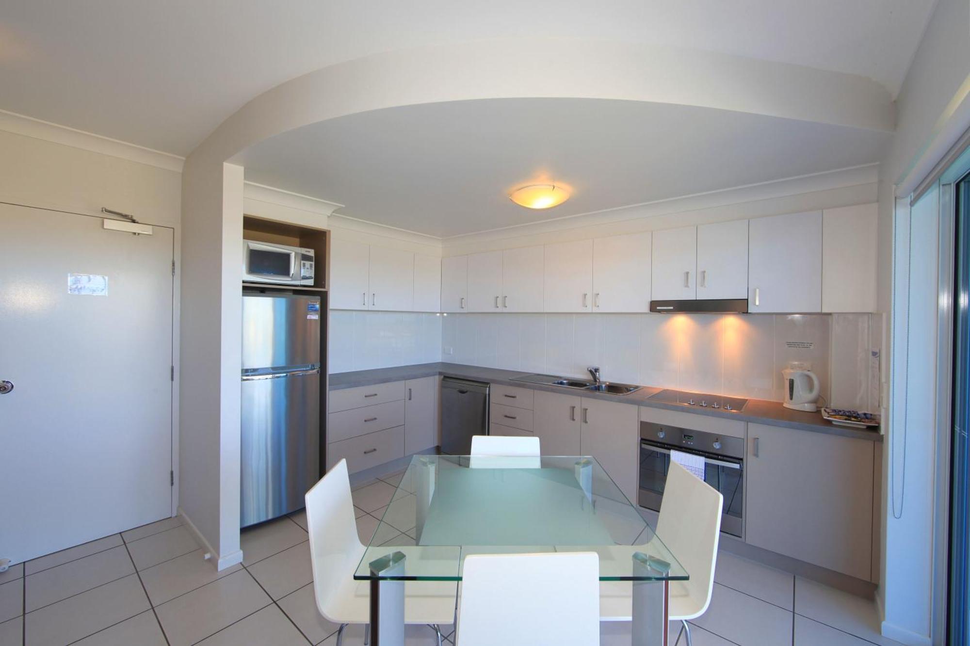 Koola Beach Apartments Bargara Rum bild