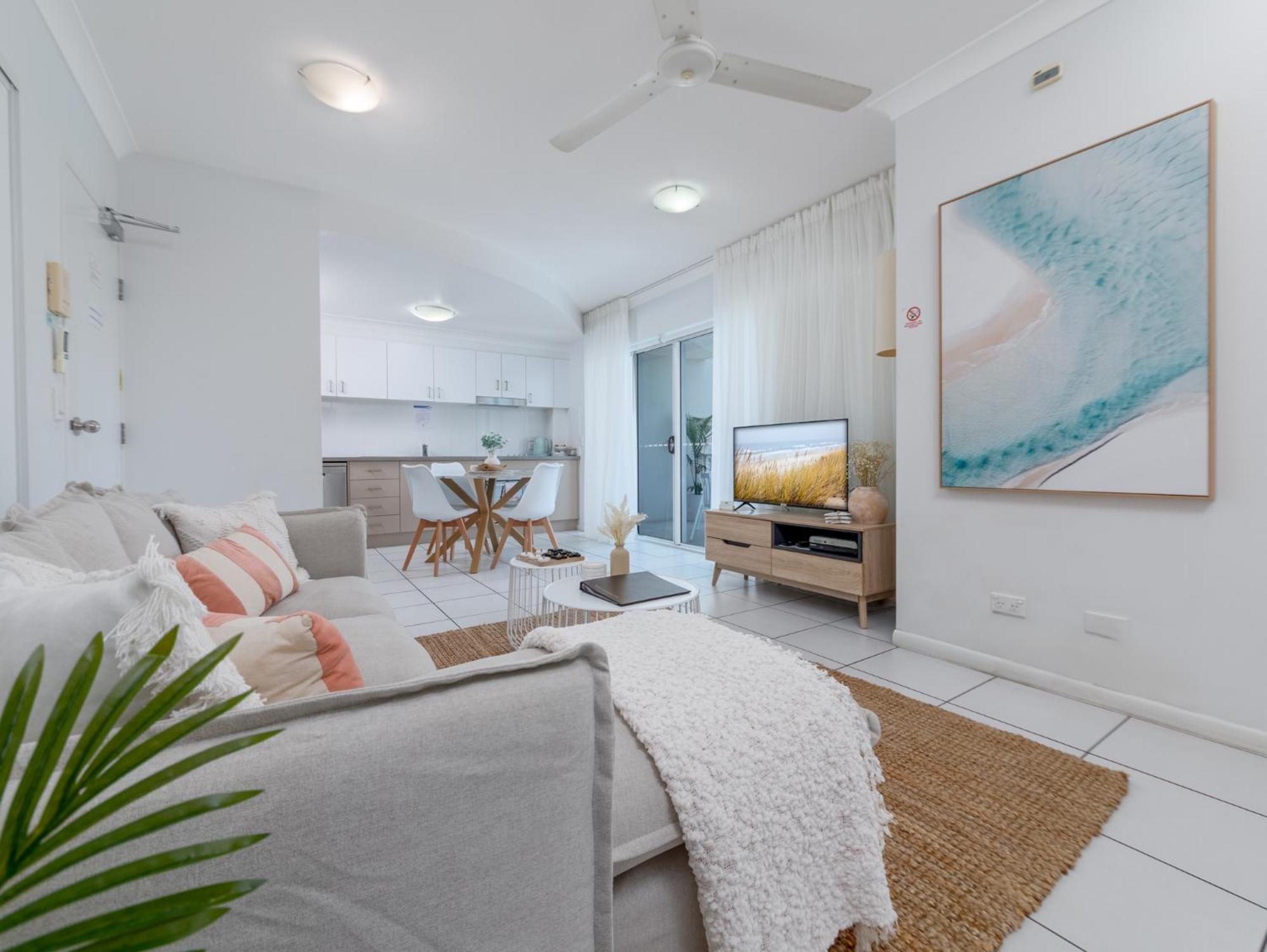 Koola Beach Apartments Bargara Exteriör bild
