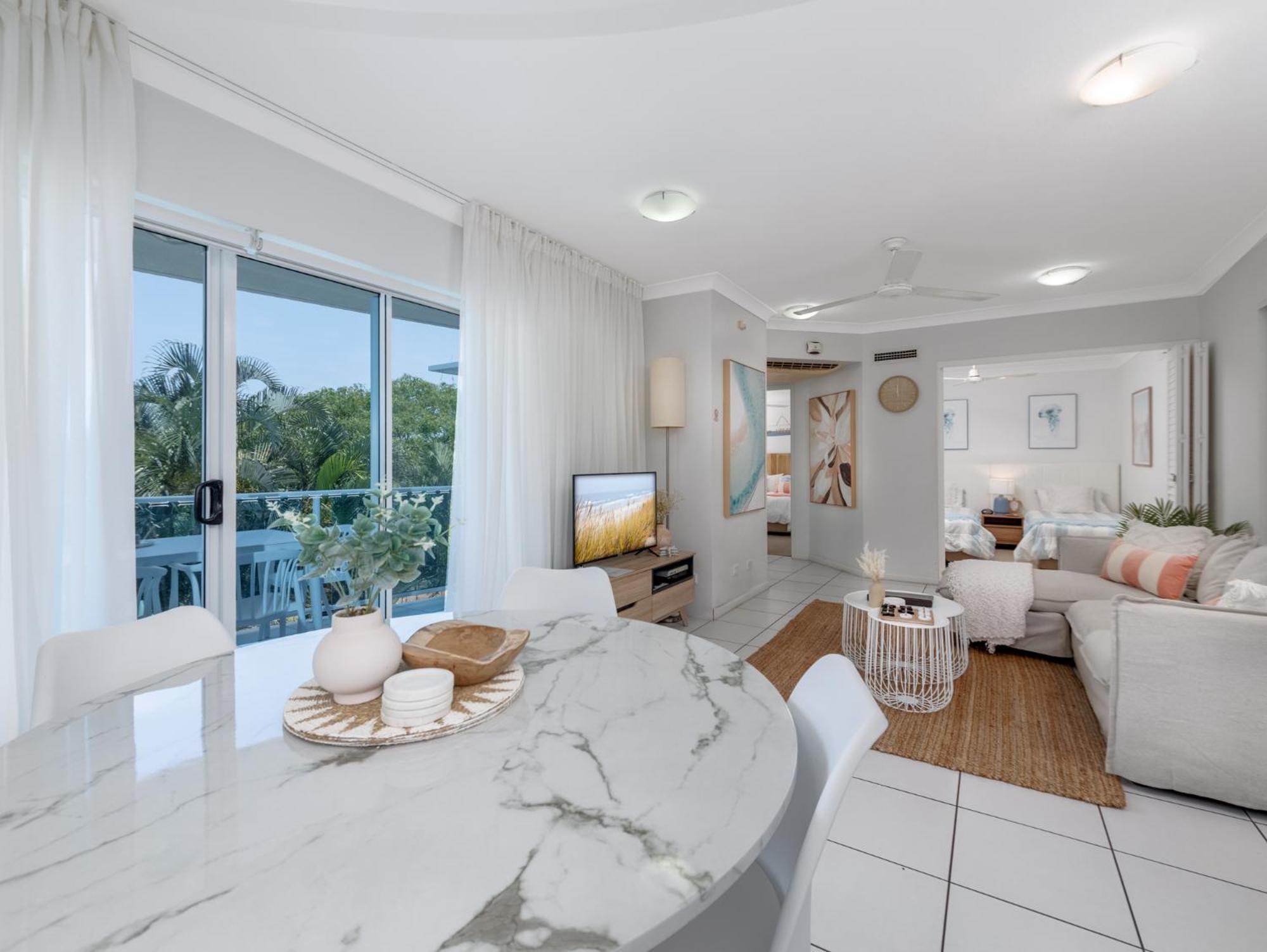 Koola Beach Apartments Bargara Exteriör bild