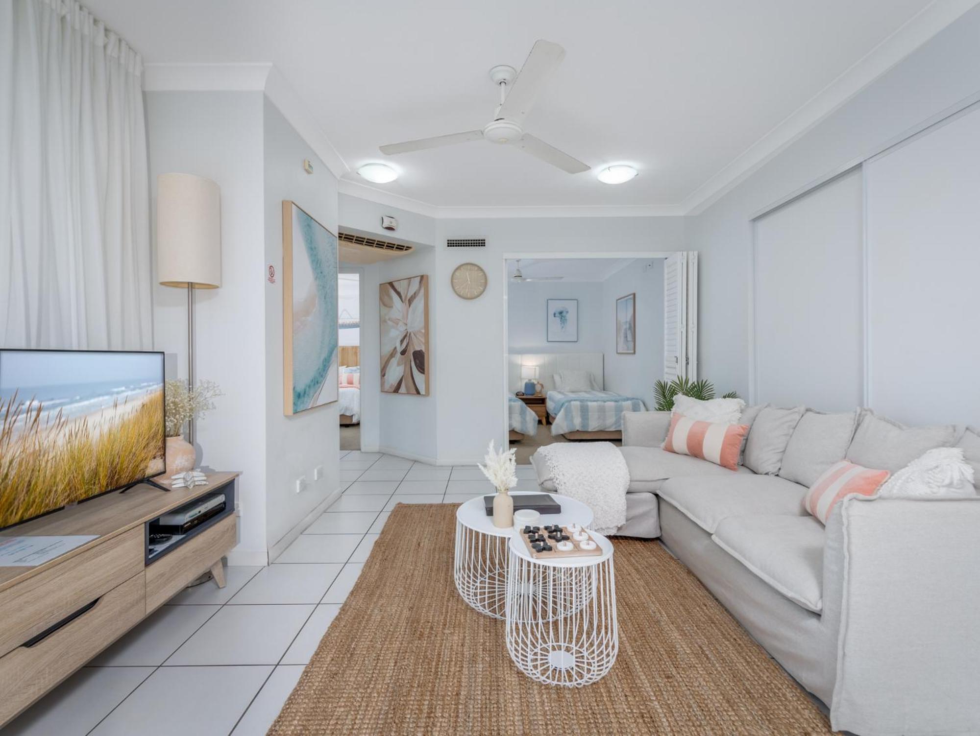 Koola Beach Apartments Bargara Exteriör bild