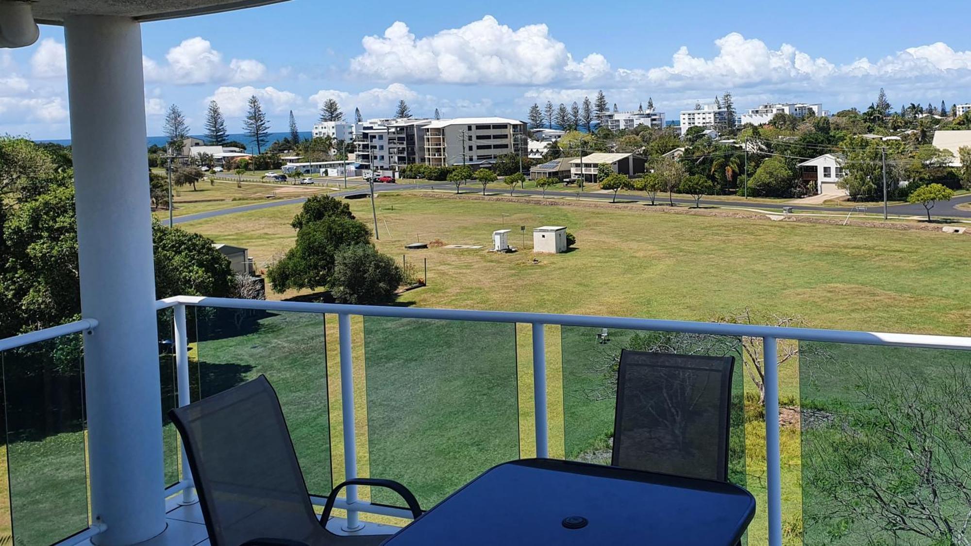 Koola Beach Apartments Bargara Exteriör bild