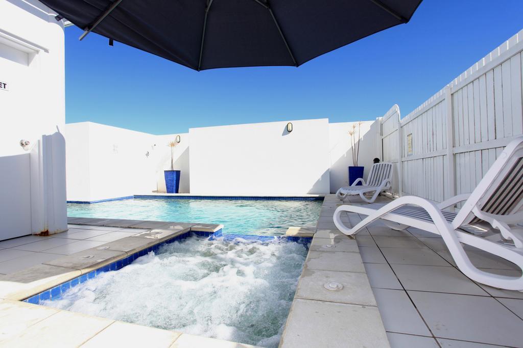 Koola Beach Apartments Bargara Exteriör bild