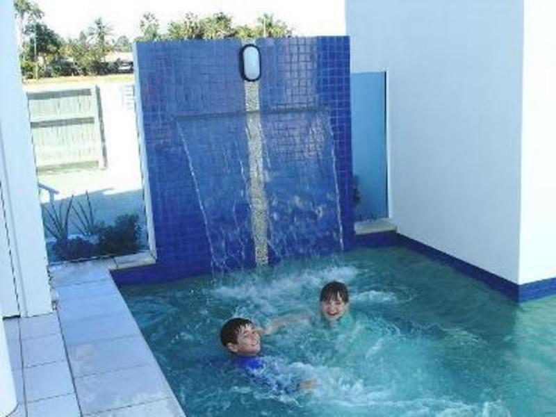 Koola Beach Apartments Bargara Exteriör bild