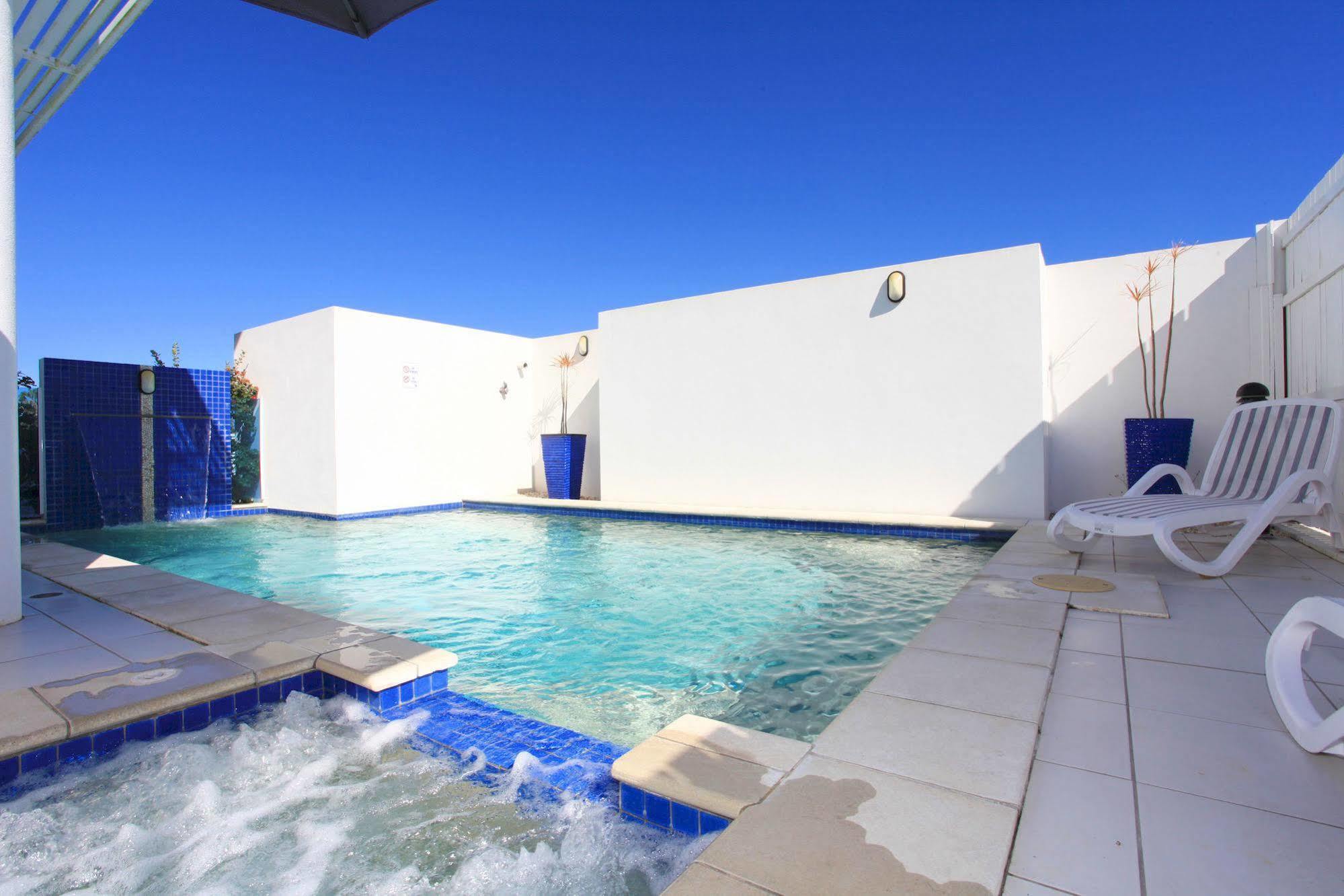 Koola Beach Apartments Bargara Exteriör bild