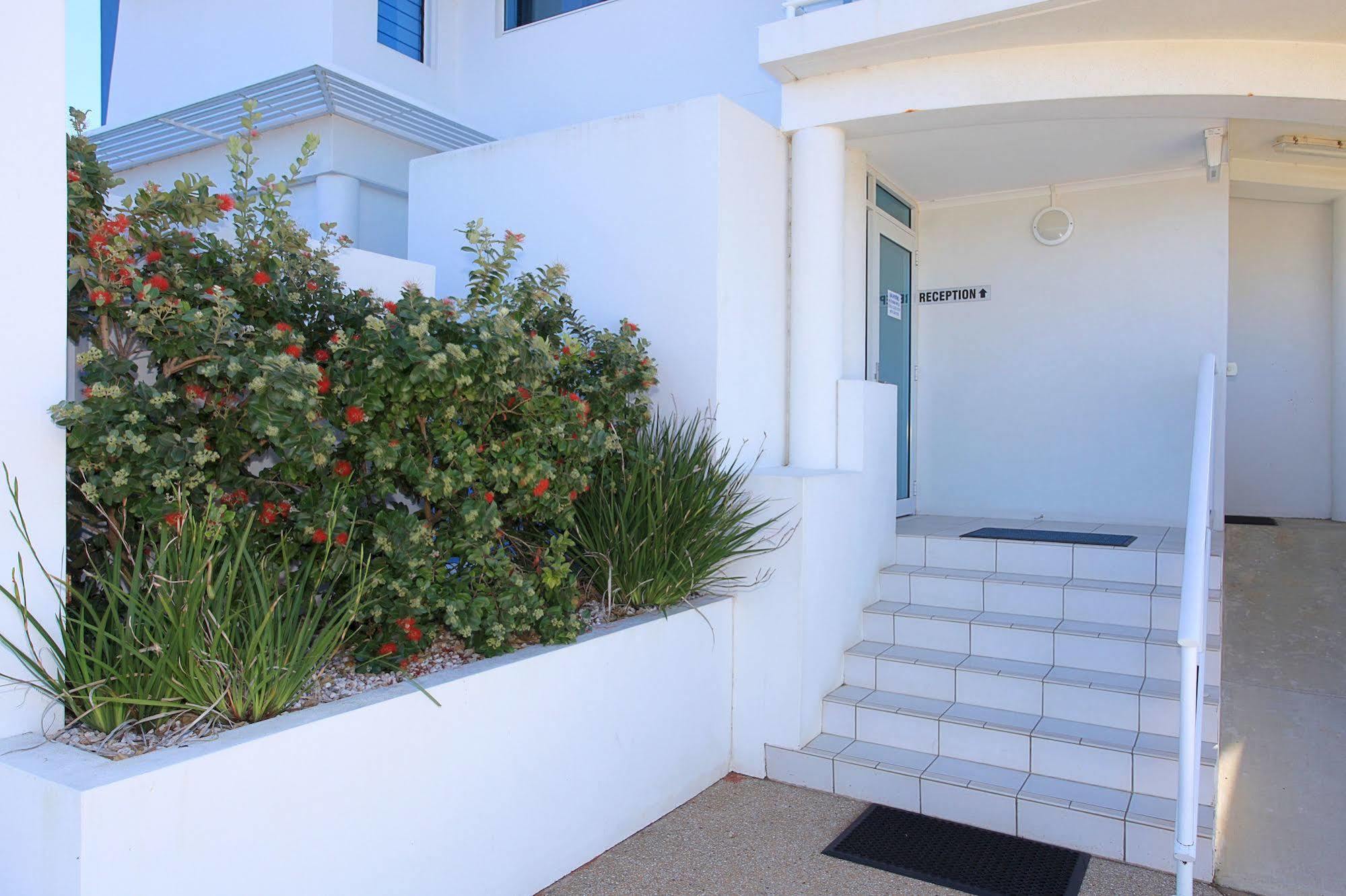 Koola Beach Apartments Bargara Exteriör bild